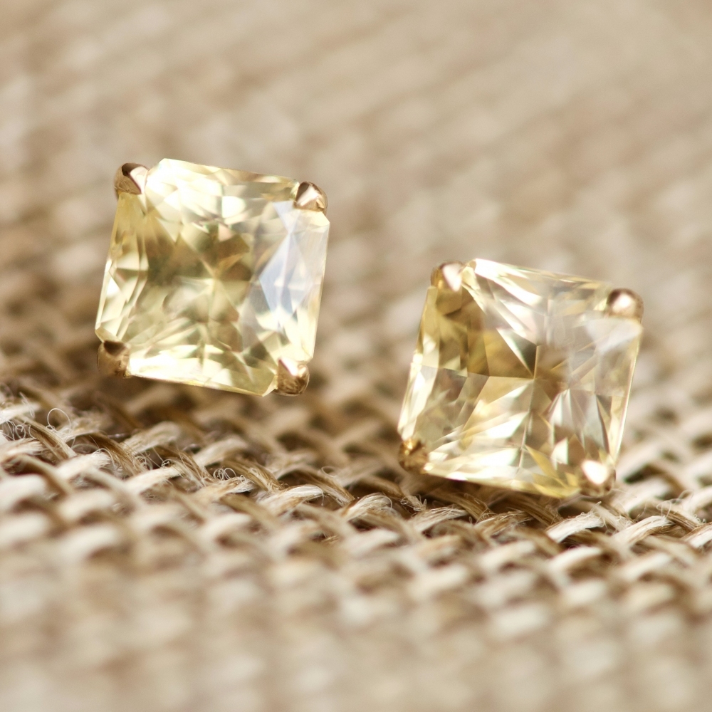 Natural yellow sapphires stud earrings
