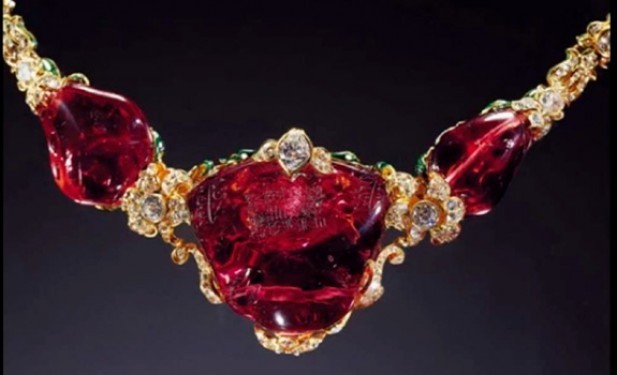 Timur ruby. The story of the famous spinel