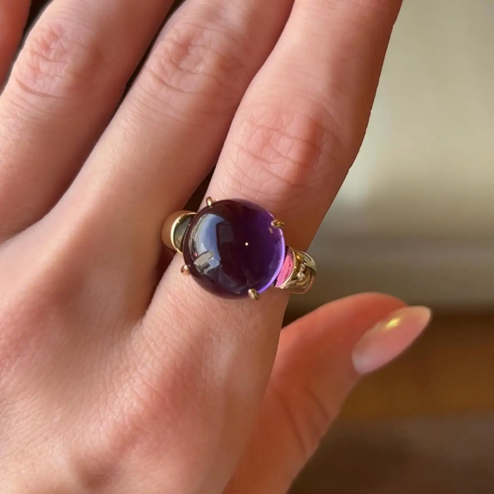 10 Carat Amethyst Cabochon 18 Karat Yellow Gold Ring by D&A