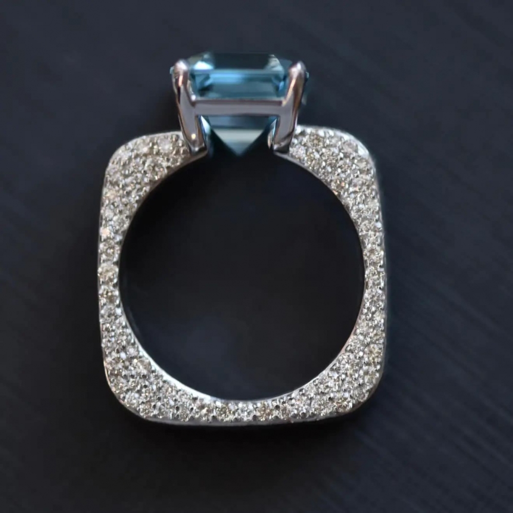 5 Carat Natural Aquamarine 18 Karat White Gold Diamonds Sahara Collection Ring