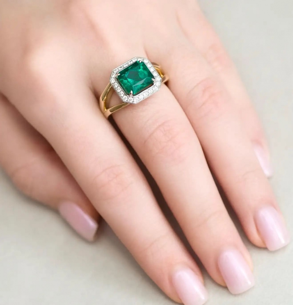 3 Carat Intense Green Natural Emerald Diamonds 18 Karat Yellow White Gold Ring