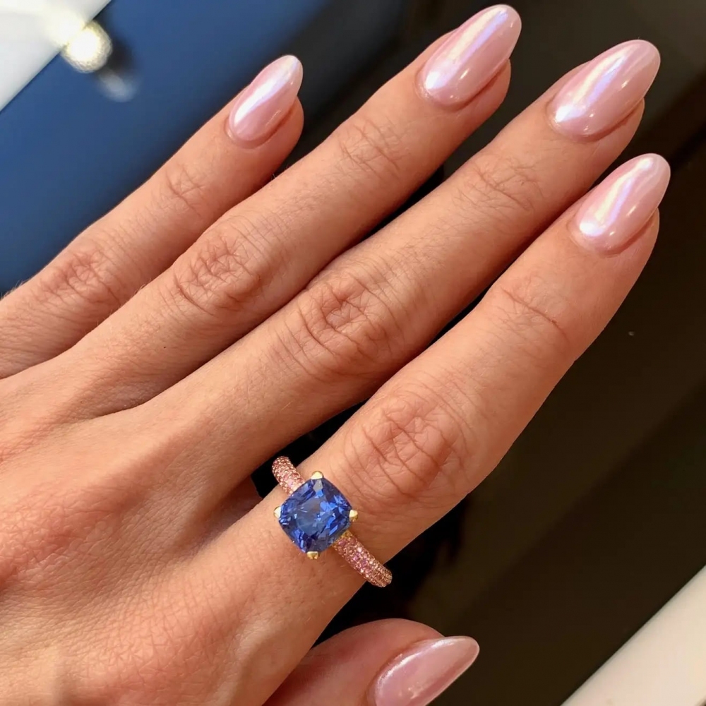 5,08 Carat Natural Cornflower Blue Sapphire Pink Sapphires 18 Karat Gold Ring