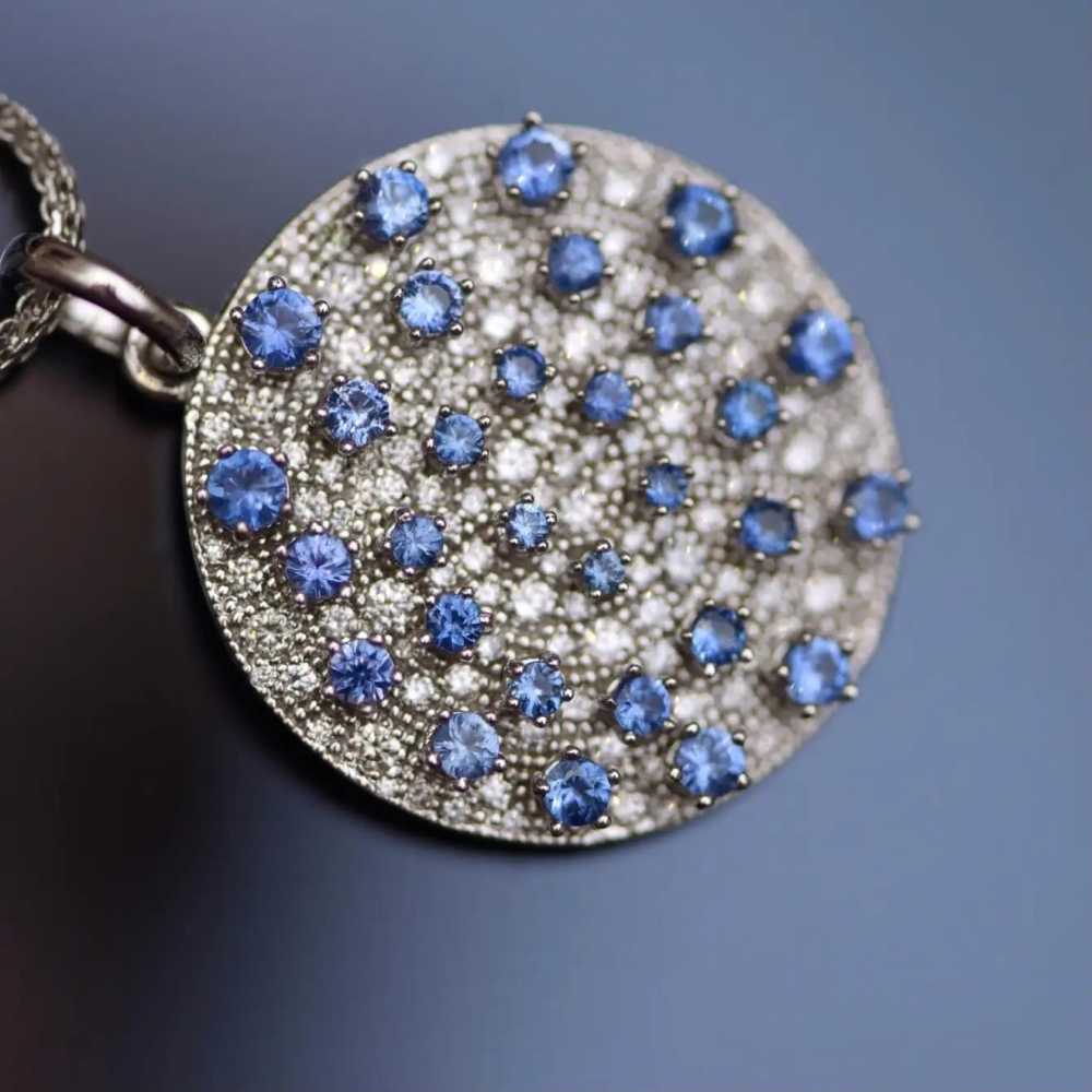 1,2 Carat Blue Sapphire Diamonds 18 Karat White Gold Galaxy Pendant by D&A