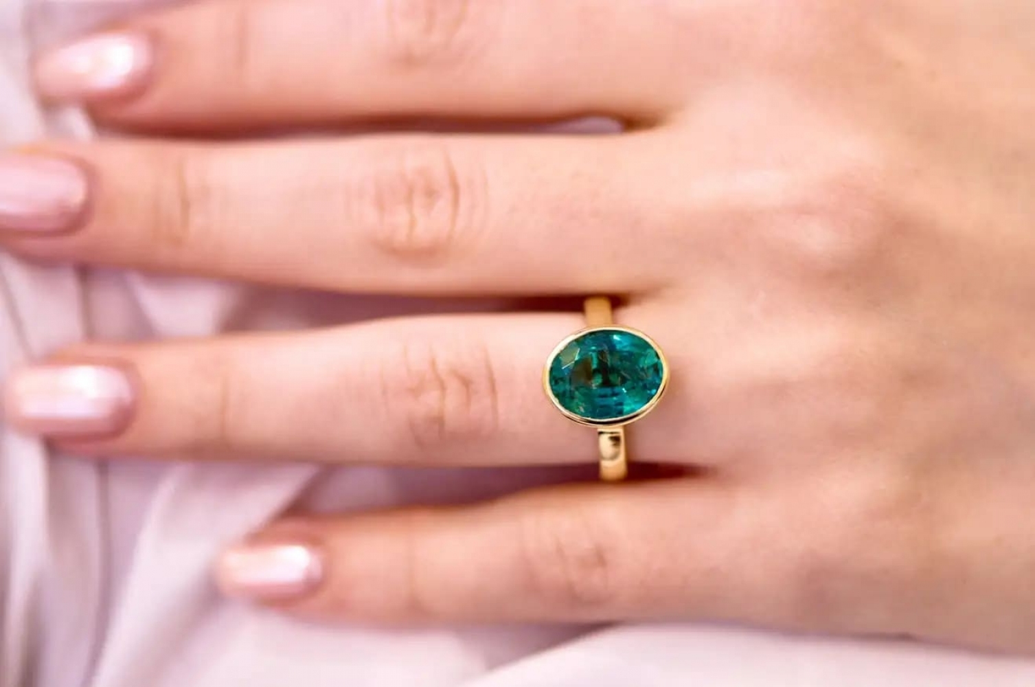 3.94 Carat Intense Green Zambian Emerald 18 Karat Yellow Gold Ring