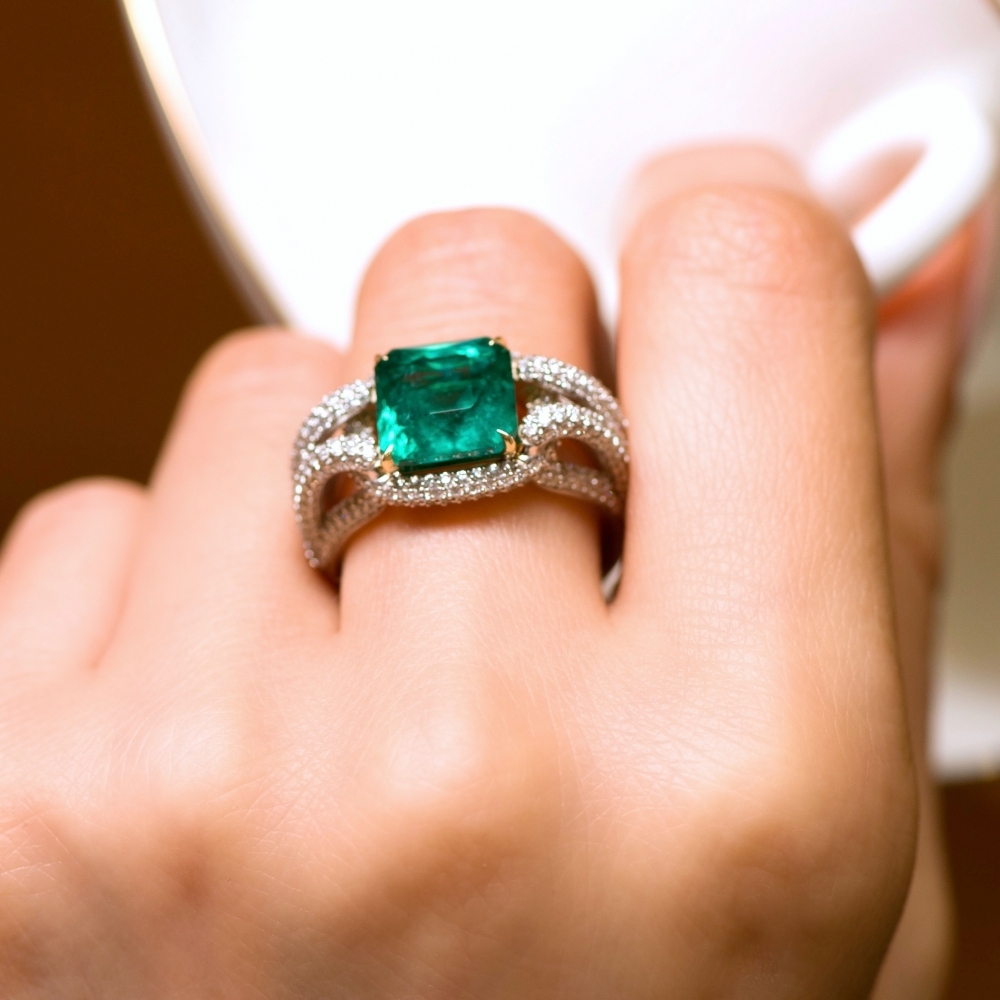 Zambian Emerald and Diamond White Gold Ring