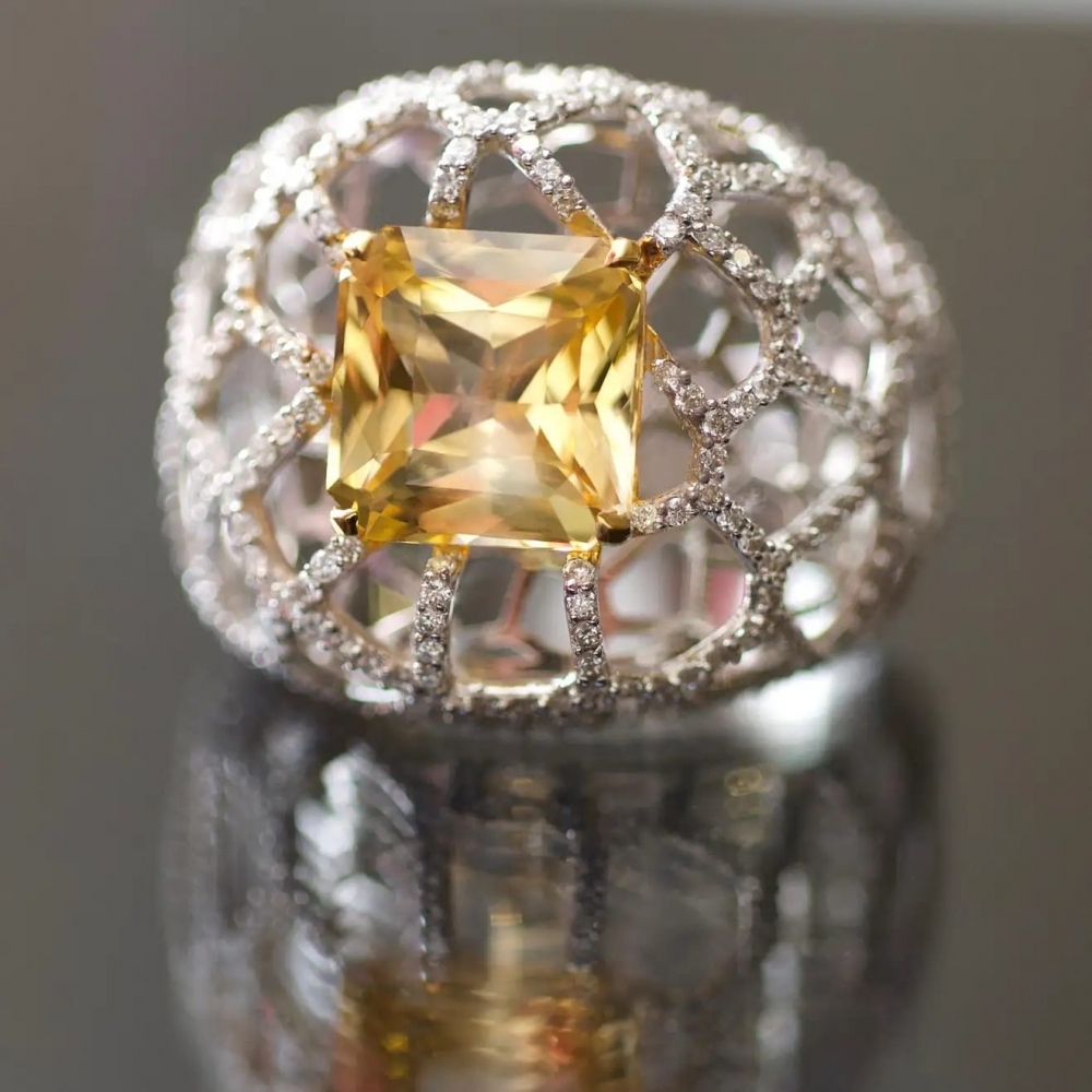 4,57 Carat Natural Yellow Sapphire Diamonds 18 Karat White Gold Cocktail Ring