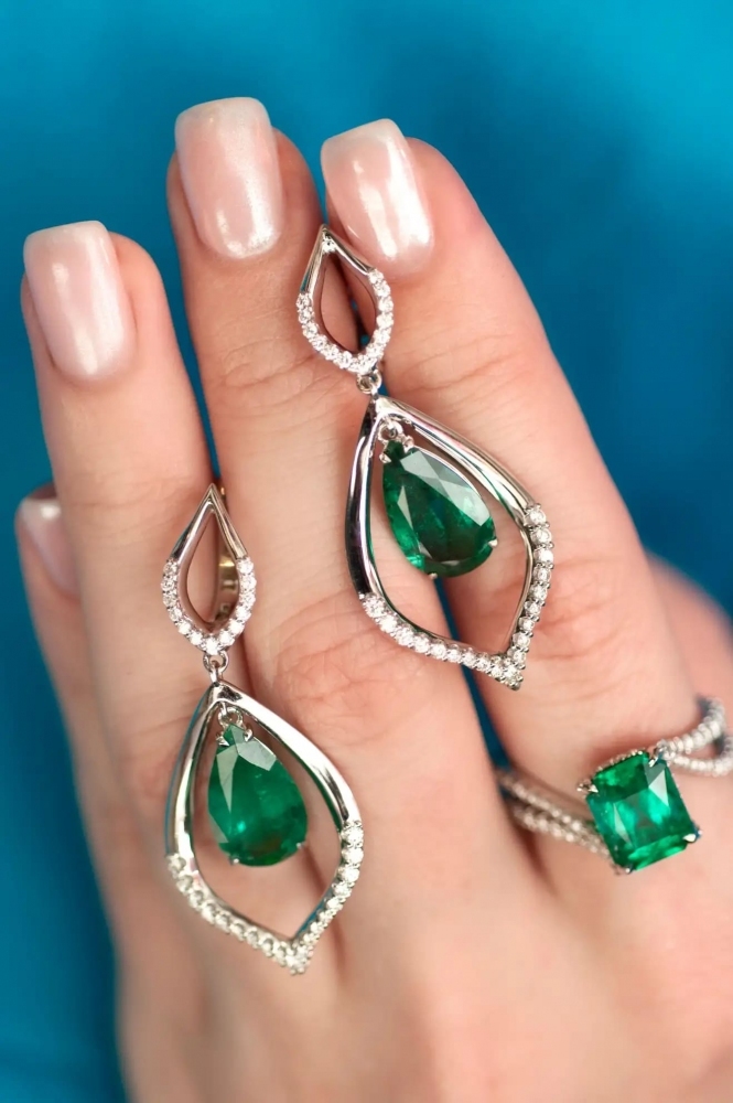 6.2 Carat Zambian Emerald Diamond 18 Karat White Gold Earrings