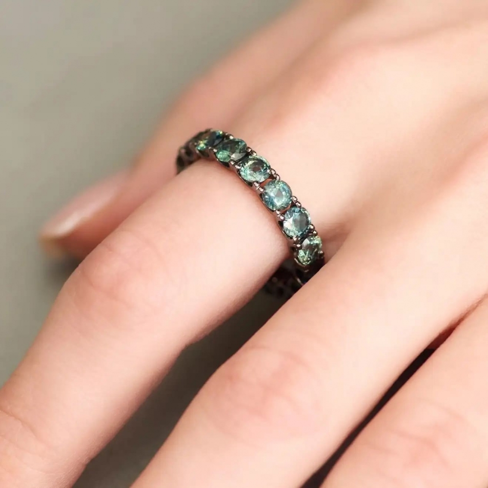7 Сarat Bi-Color Marriage Sapphire 14 Karat Gold Infinity Ring