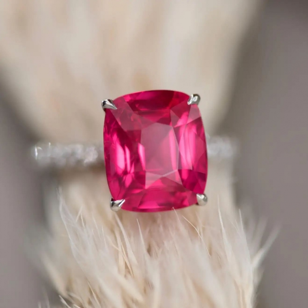 7 Carat Vibrant Pink Mahenge Spinel Diamonds 18 Karat White Gold Dual Rings