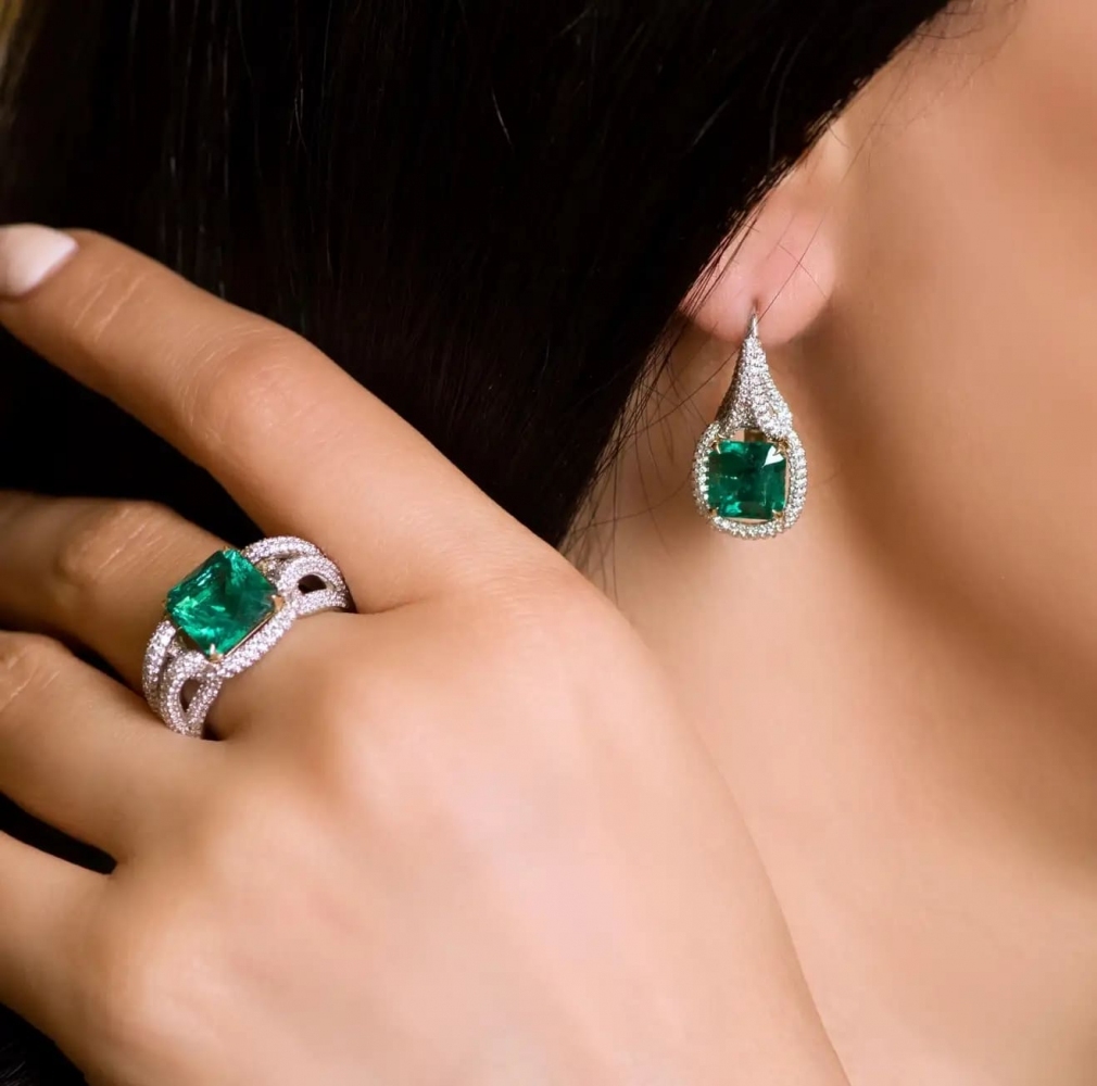 7.8 Carat Zambian Emerald Diamond 18 Karat White Gold Earrings