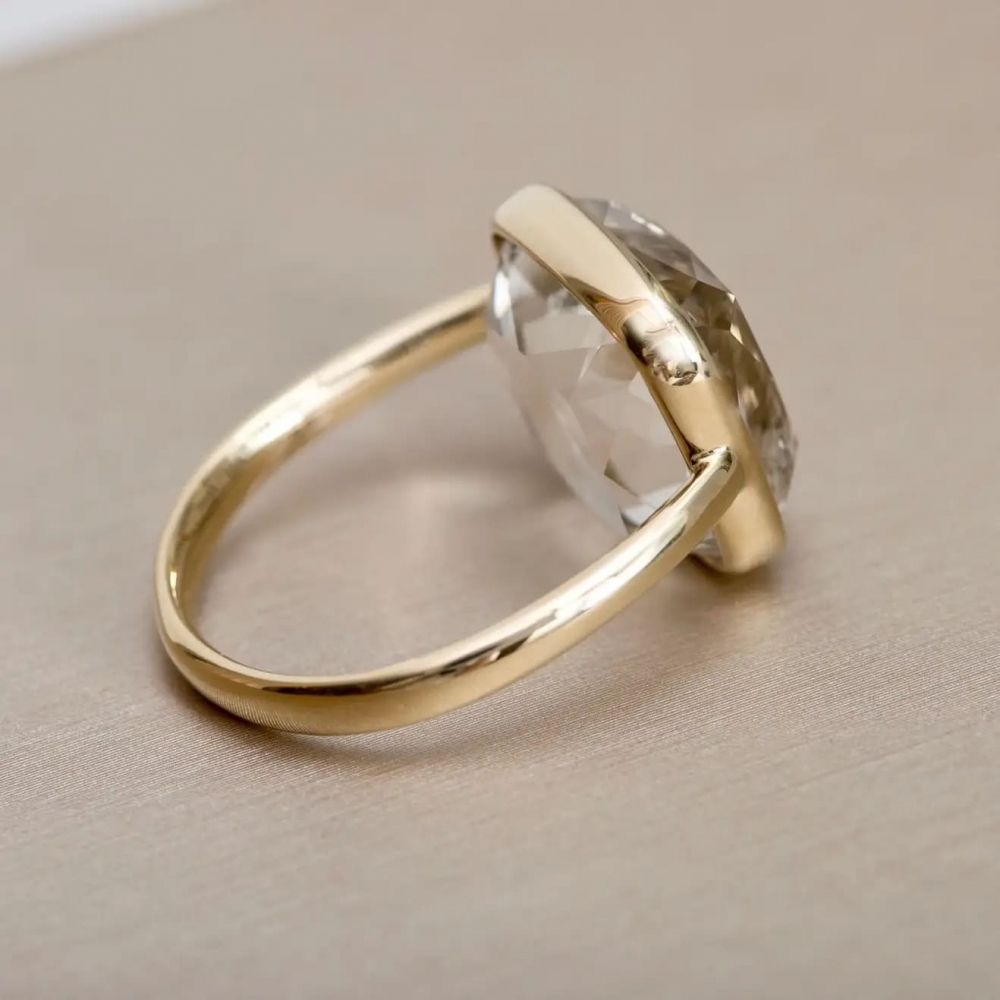 10 Carat Rock Crystal 14 Karat Yellow Gold Casual Ring