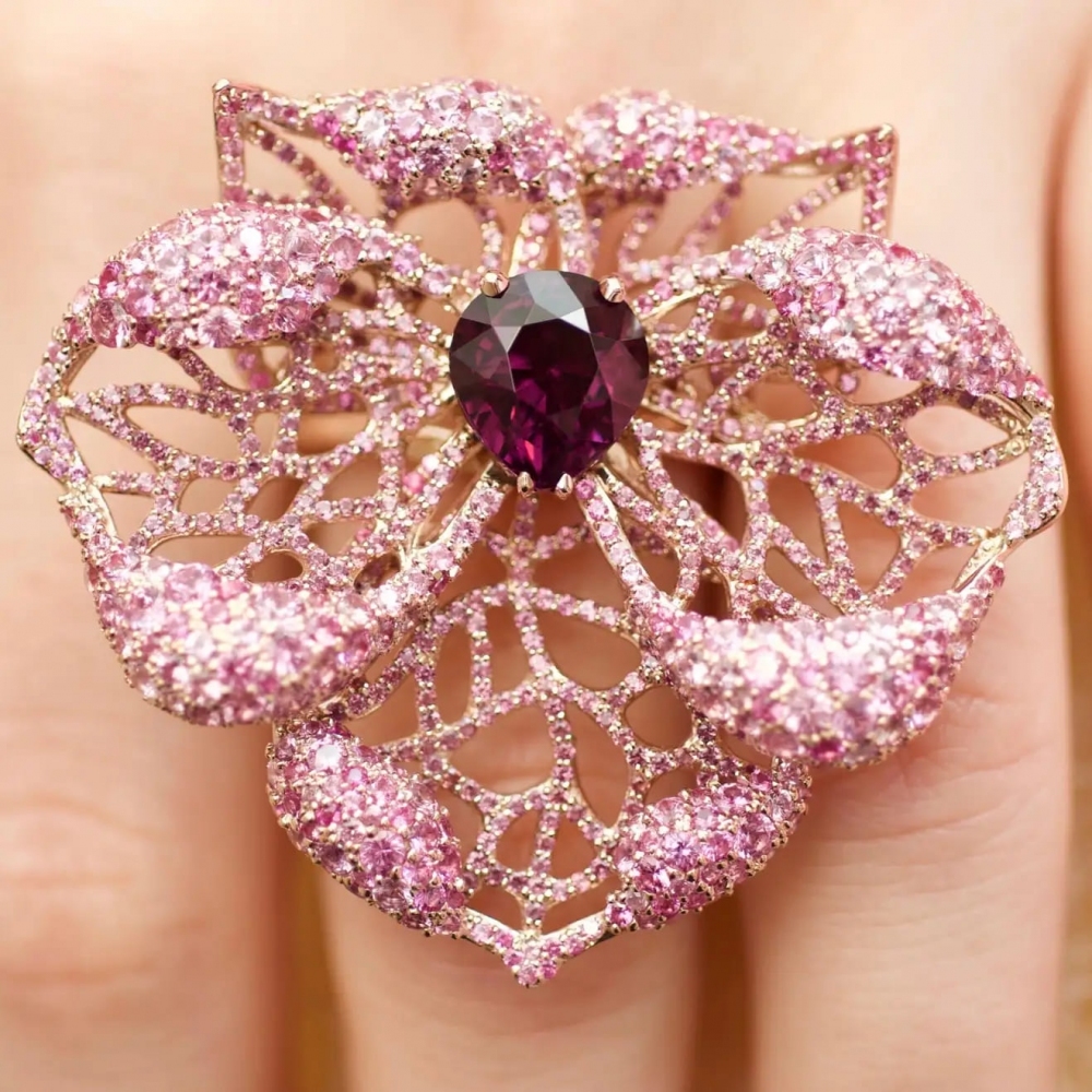 3 Carat Purple Spinel Pink Sapphire 18 Karat Rose Gold Flower Cocktail Ring