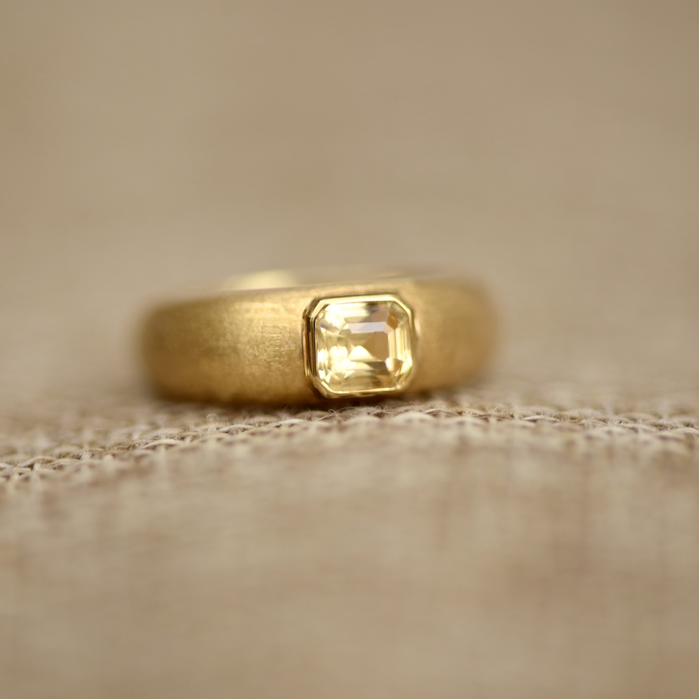 Кольцо с желтым сапфиром, коллекция 